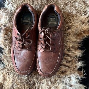 Nunn Bush brown leather Men’s Oxford Cameron Casual shoes 8 1/2. EXCELLENT COND